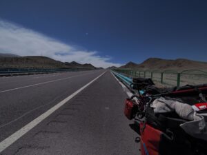 糸つなぎ隊員おいなり旅レポート～世界一のディストピア「ウイグル」編～