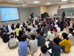 平和の種をまくプロジェクトを横浜市内の小学校で実施